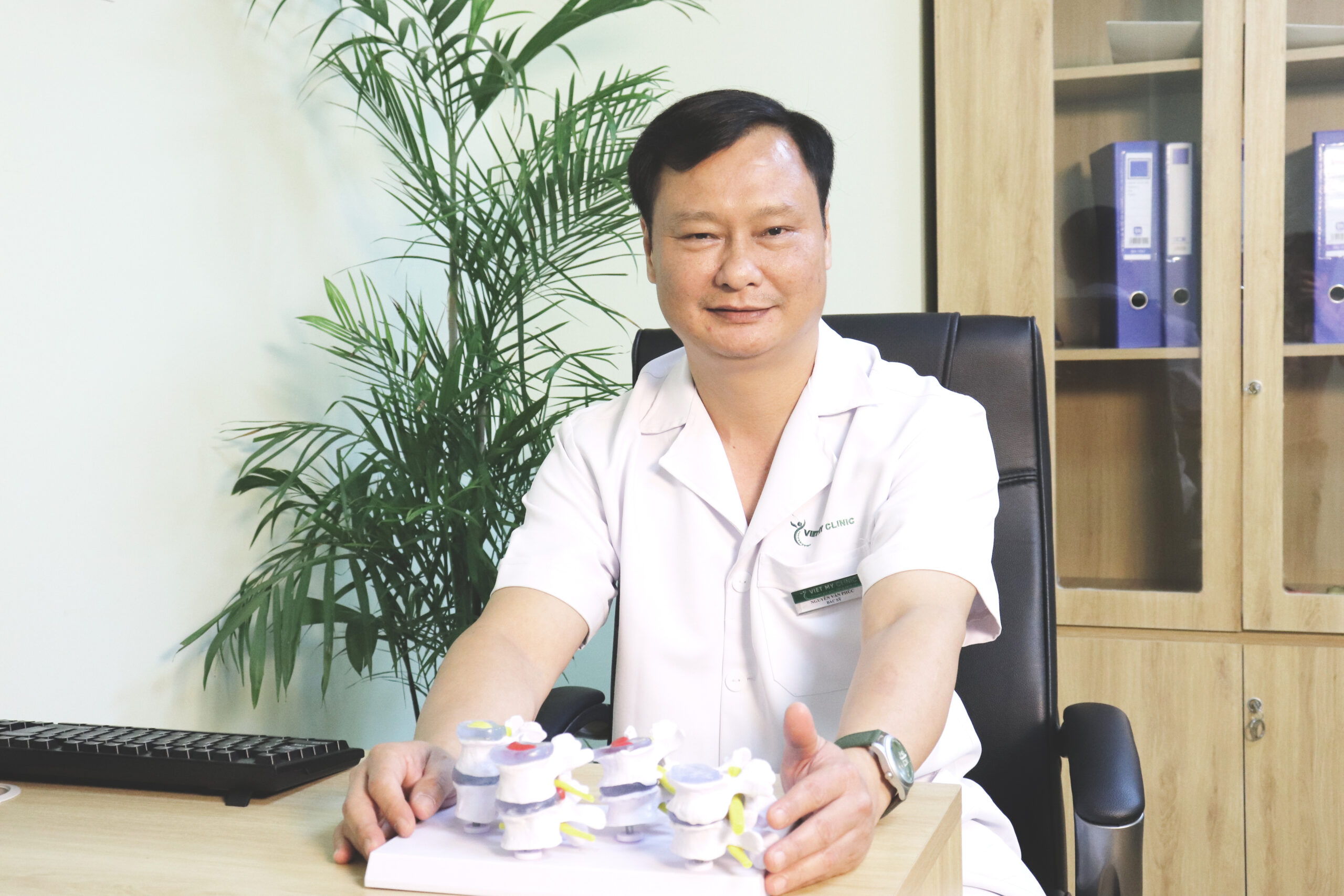 Trao đổi với bác sĩ Nguyễn Văn Phúc về đau mỏi vai gáy